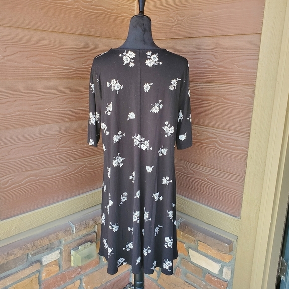 Old Navy Women's Black Floral Swing Dress Size XL NWOT - Picture 2 of 14